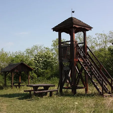 Tatil parkı Robiniapark